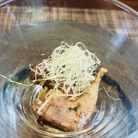 西欧料理 サヴァカ - ①【アミューズ-1】
                     ヒヨドリ（ムネ、モモ）のコンフィ