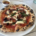 pizzeria UKAUKA - ナスがアクセントになってインパクトのあるパルミジャーナ☆