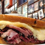 KATZ'S DELICATESSEN - 