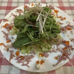 メリダ - 山盛りのサラダ