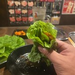 宇多津ホルモン - ハラミとキムチ、ナムル、コチュジャンつけて食べるとおいしいー(*‘ω‘ *)