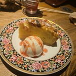 ワイズガーデン - アップルパイ、バニラアイス添え(*‘ω‘ *)
