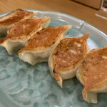 手作り餃子の店 吉春 - 