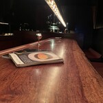 カフェ・鈴木 - 一枚のカウンター席