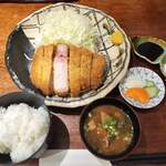 ぶた いながき - リブロースカツ定食（2550円）