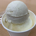 ジェラート＆ソフト工房 マリン - 料理写真:ジェラートダブル（瀬戸内レモン、塩ミルク）