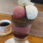 クリクリ - ほうじ茶ベリーショコラパフェ¥1250(〜2025.5.19)