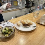 角打ち＋81 カネセ商店 - 肴。確かアボカドの海苔　と　炙ったレバーペイスト