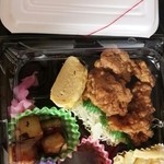 モンフーズ - 日替わり弁当（から揚げ）¥530