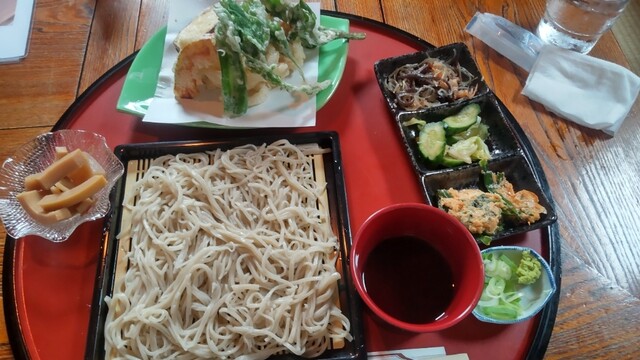 Home Kitchen藤原屋（門田）- 地元食材の家庭料理と駐車場完備の食堂