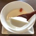 翠花 - 杏仁豆腐