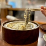 どぜう・四季料理 やぶや - 柳川鍋、どじょうリフト♪
      泥鰌鍋は夏の季語です。