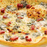 馬桜 下通り店 - ゴルゴンゾーラのピザ