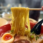 俺のラーメン あっぱれ屋 - 麺は自家製中太麺✨