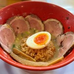 俺のラーメン あっぱれ屋 - 残ったスープに炊き込みご飯をダイブ！リゾットにして食べます✨