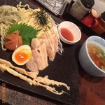 麺や庄の - 梅の塩つけ麺
      さっぱり！おっきな梅もかわいい♡
      ポイントはとろろと、タピオカでコーティングされたチャーシューo(>◡<)o
      
      #つけ麺