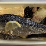 板五米店 - ・焼きサバ海苔弁