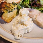 ショクジノアトリエ イタリアン南森町 - ポテトサラダ