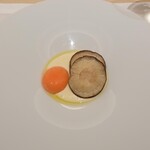 CHIUnE - 原木しいたけ、卵黄、じゃがいもピューレ