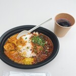 Onz Curry - 料理写真:レッド麻婆カレーと桜島どりシャバチキンウップカレー♪