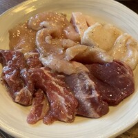 炭火焼肉ホルモン うしごろ 中目黒店 - 
