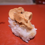 鮨 惣五郎 - 赤うに（馬糞うに）