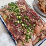 ねぎたん塩・焼肉・お食事 ジャン高山 - タレ三種（豚カルビ・牛ロース・鶏もも）