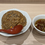 らーめん七彩飯店 - 焼きめし＆中華スープ