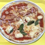 パルメナーラ - マルゲリータ＆ソーセージベーコン（ハーフ＆ハーフ）
