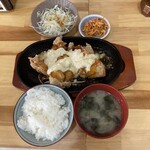 肉とめし - 料理写真: