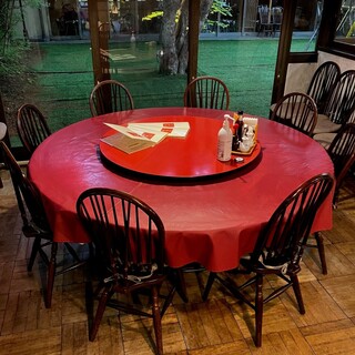 6~8名様用円卓席