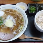 麺屋 一里 - 醤油らーめん+鶏飯セット（８３０円）