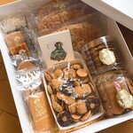 マッターホーン - 《パイ・サブレ詰め合わせ》4500円（既に少し食べてしまっています、笑）　どれも美味しくて、ハズレはなし。