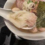 支那ソバ 小むろ - ワンタン