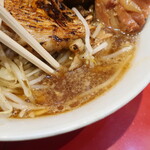 ラーメン二郎 - スープ