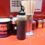 ラーメン二郎 - 卓上調味料