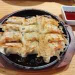 博多もつ鍋やまや - 博多ひとくち餃子880円