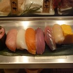 寿司 魚がし日本一 - 贅沢にぎりセット９貫手巻き１本780円