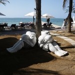 Beach Club Restaurant - ここを抜けてレストランへ♪