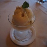 Ruth's Chris Steak House - 2012年の｢アイスクリーム｣＄8.00