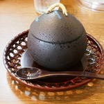 杏亭 - 杏仁豆腐はこんな器でサーブされます。