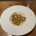 薪焼きび - イタリア サルデーニャ産 からすみPasta
      長崎 小長井産 アサリ、ヤリイカ