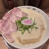 鶏そば 啜る 丸の内本店