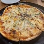 散歩亭 - 自家製ミックスピザ