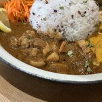 スパイスカレーandカフェ チカク - スパイシーポークカレー