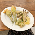 da Uma - フラワーズッキーニのフリット　目光のフリット　＆ふきのとうのフリットを添えてくれました　　byまみこまみこ