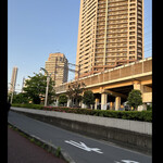 da Uma - da Umaさんのお店の裏側は新幹線が通ってますよっ　ゆっくり目に走ってます　byまみこまみこ