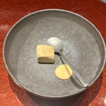 銀座 鉄板焼き ステーキ K-sio - 黒糖とナツメグのパルフェ　白胡麻ソース