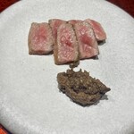銀座 鉄板焼き ステーキ K-sio - 最高級A5銘柄牛の直火焼き
      蕗のとうのバターソース