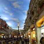 海皇粥店 - ベネチアン・マカオ内の施設とあって
            まるでヨーロッパに来たかのような雰囲気を感じるモールとなっており